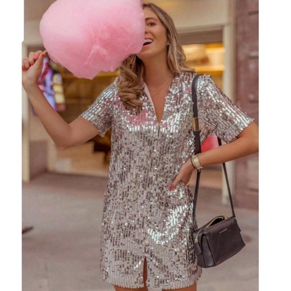 •SOLD• BLOGGERS FAVORITE ZARA SEQUINS SHIRT DRESS - Picture 3 of 8